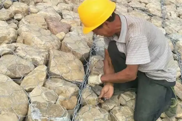 Gabion Fence for Slopes 3