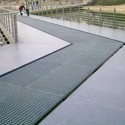 Steel grating walkway park